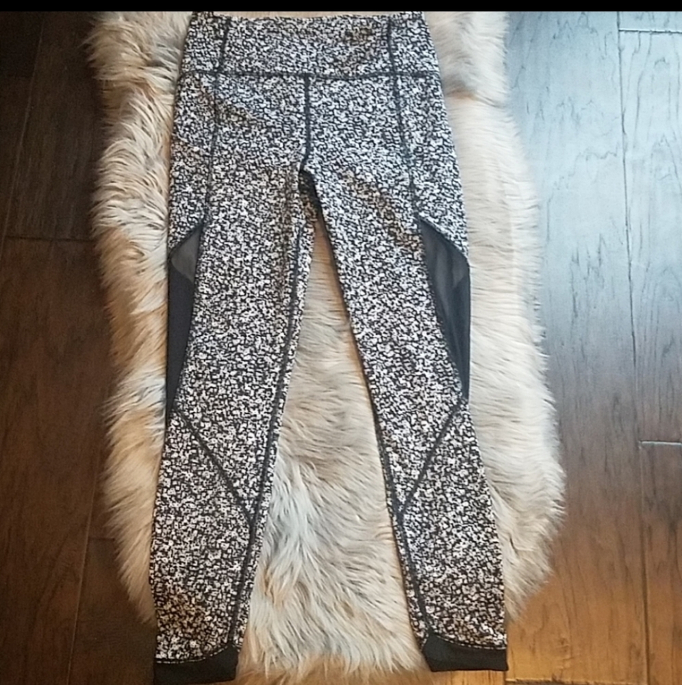 Lululemon daisy dust alpine sole training7/8 tight - Picture 1 of 7